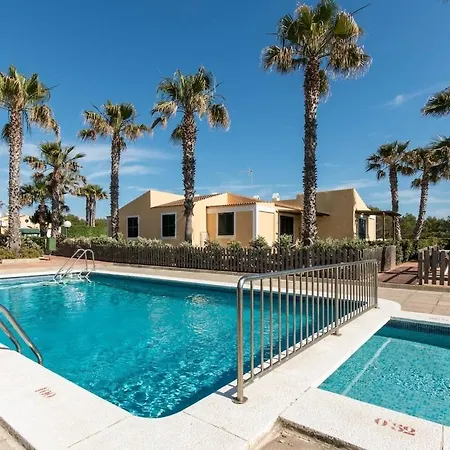 Apartmán Cheap With A Sunny Garden In Menorca Cala en Bosch